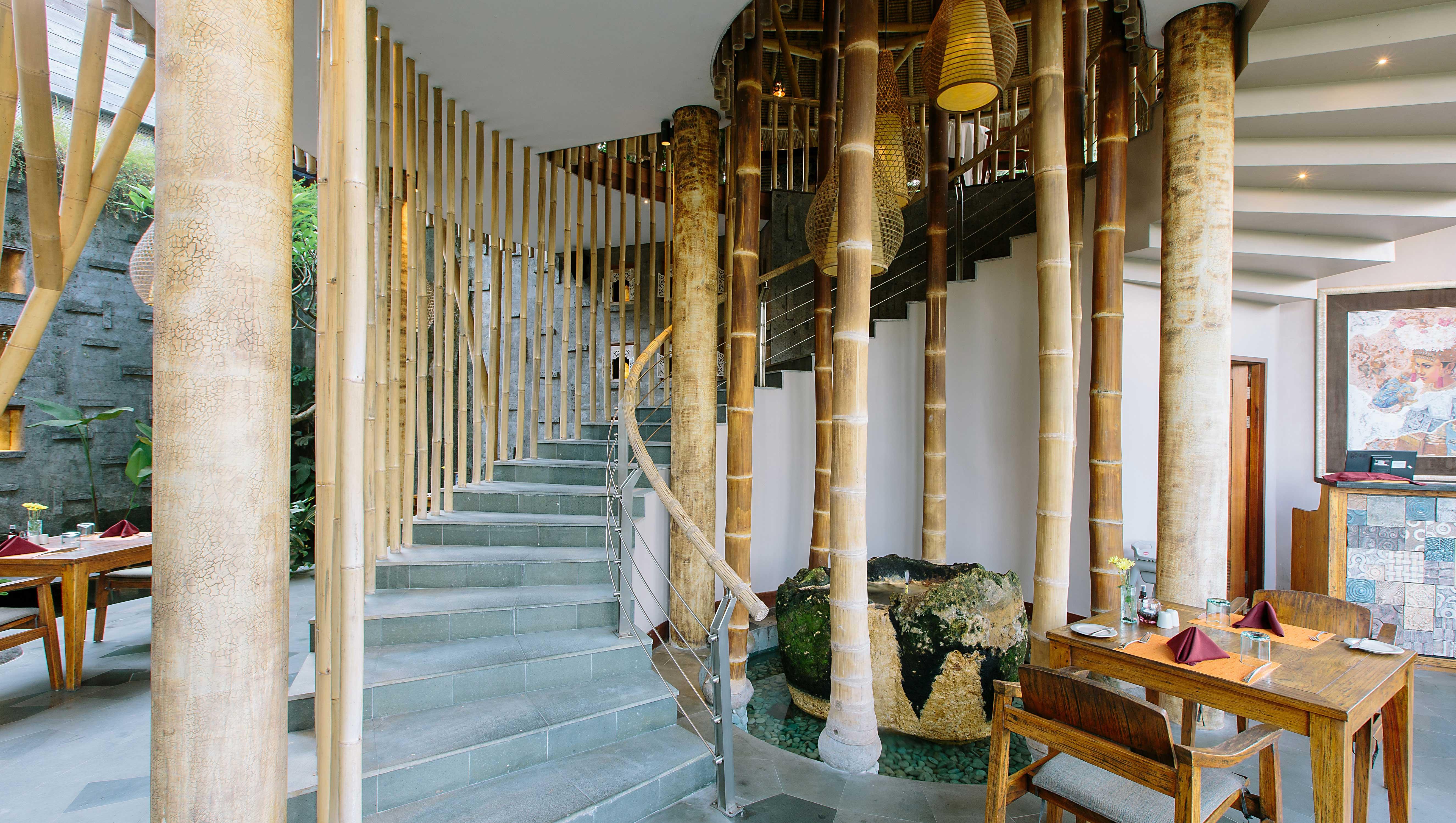 Tejaprana Resort & Spa Убуд Екстериор снимка Bamboo staircase