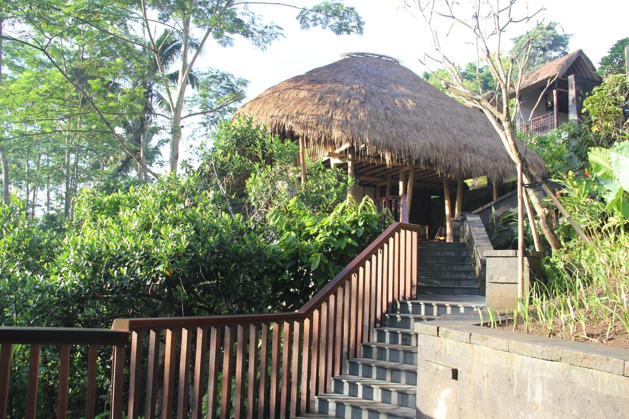 Tejaprana Resort & Spa Убуд Екстериор снимка The resort's main building