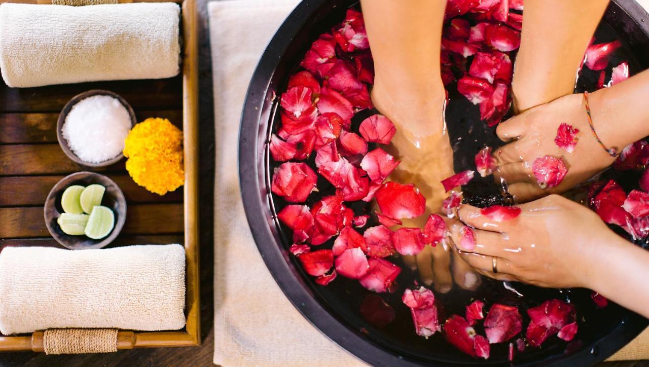 Tejaprana Resort & Spa Убуд Екстериор снимка A woman's feet in a spa