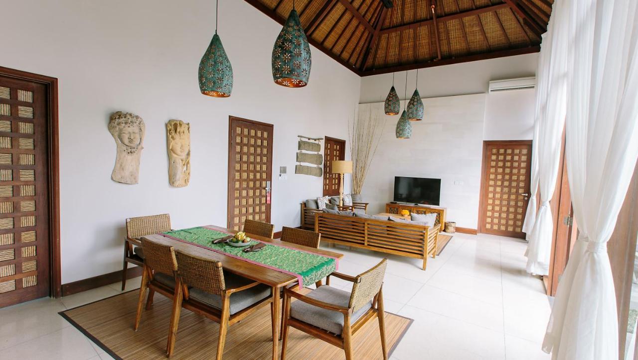 Tejaprana Resort & Spa Убуд Екстериор снимка Interior of a villa at the resort